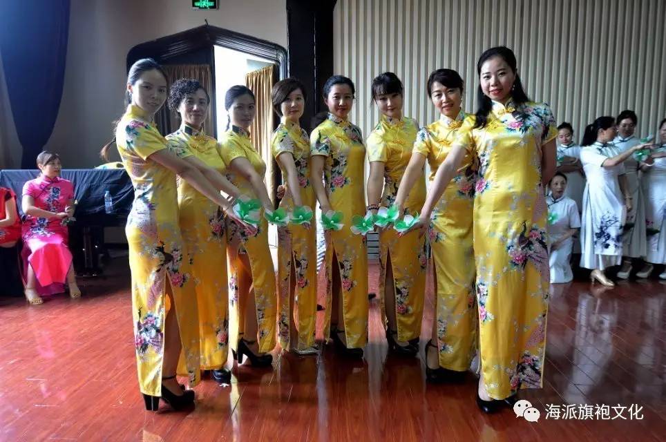 美丽绽放 活出精彩--&ldquo;玫瑰传旗&rdquo;上海海派旗袍文化促进会专场成功举办